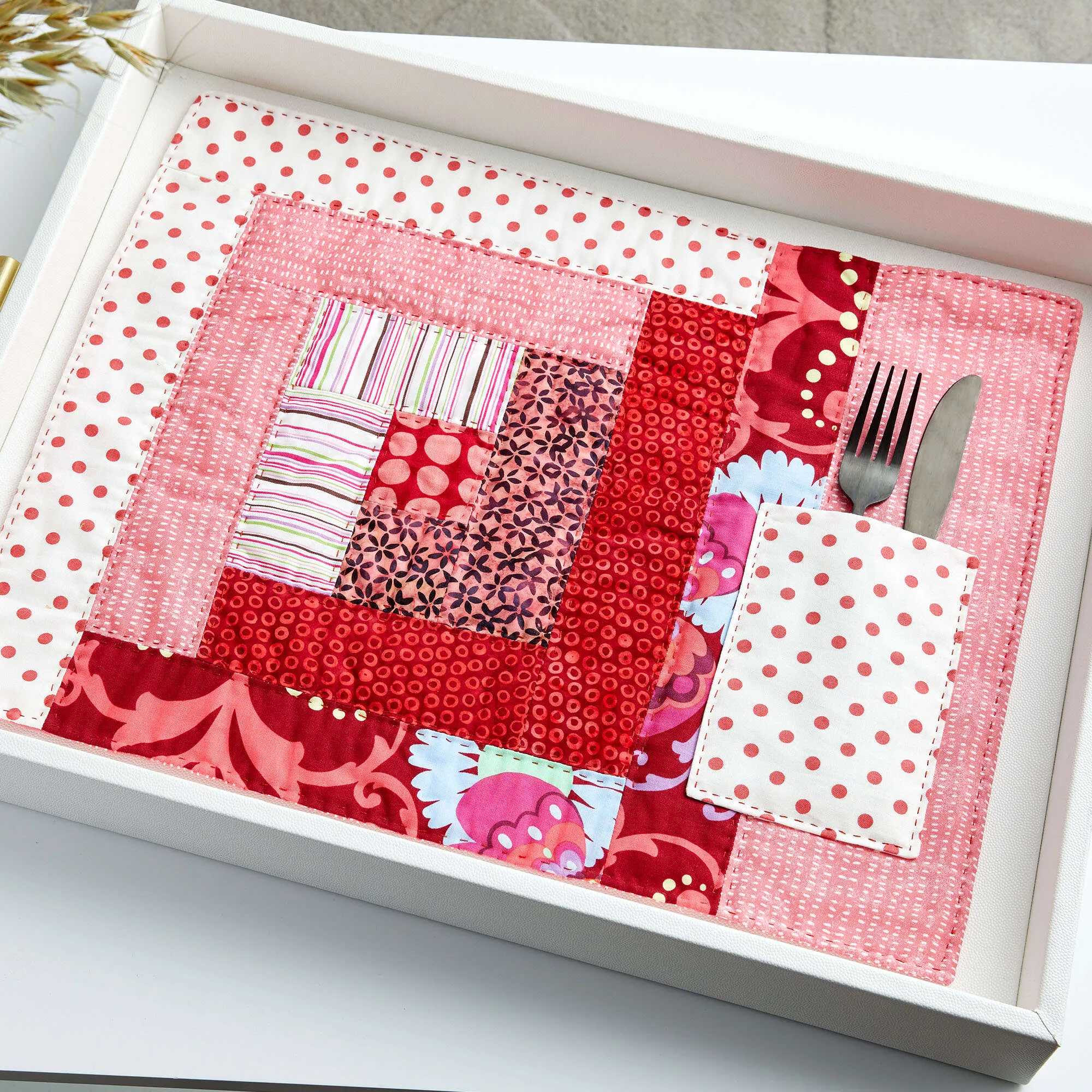 Coats & Clark Sewing Log Cabin Tray Place Mat