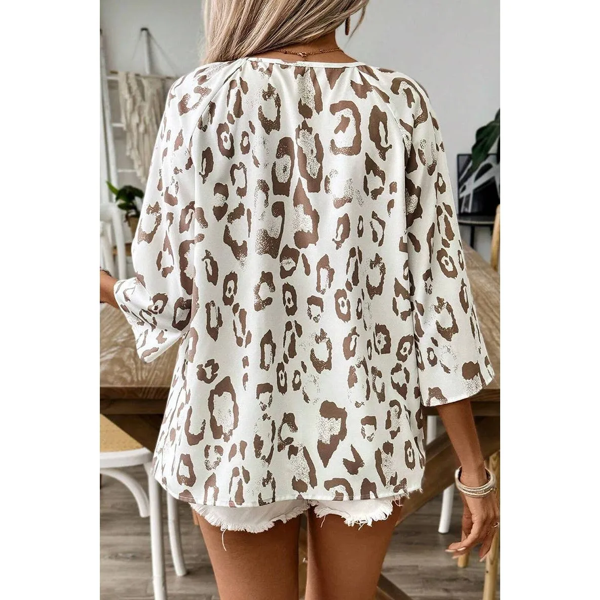 LEOPARD PRINT V-NECK SEVEN-POINT SLEEVE TOP: BLACK / (S) 1