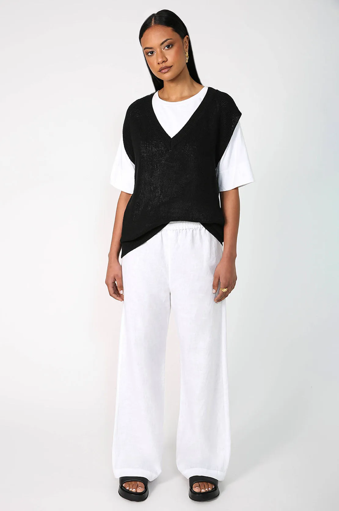 lineate vest / black