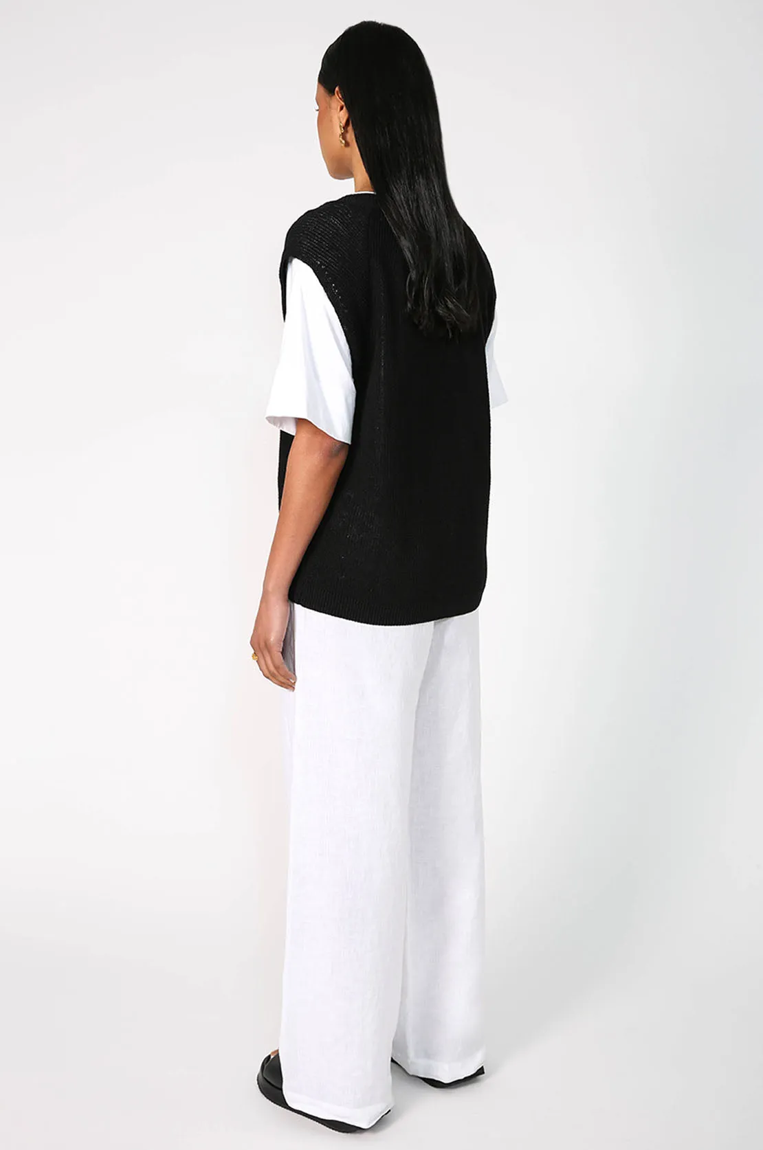 lineate vest / black