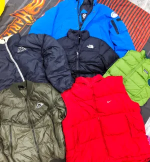 Mix puffer jackets Branded.